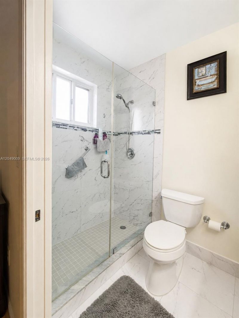 5800 W 18th Ln, Hialeah, FL 33012 Photo