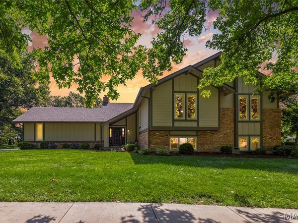 1858 Oxborough Court, Chesterfield, MO 63017