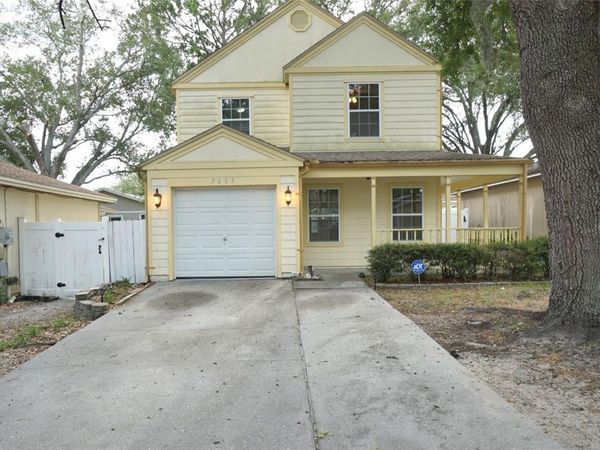 7605 GLADES COURT , TAMPA, FL 33637