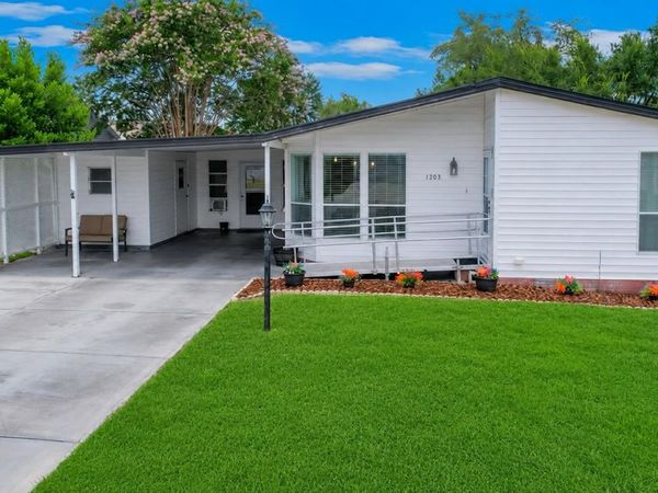 1203 GRANADA COURT , LADY LAKE, FL 32159