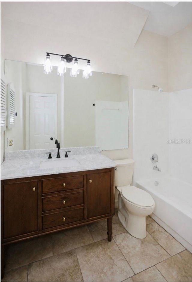 3915 NW 7th Place , Gainesville, FL 32607 Photo
