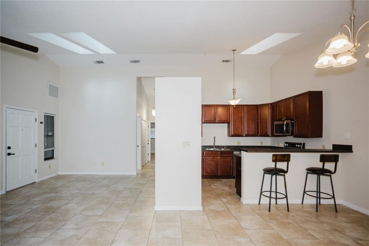 3915 NW 7th Place , Gainesville, FL 32607 Photo