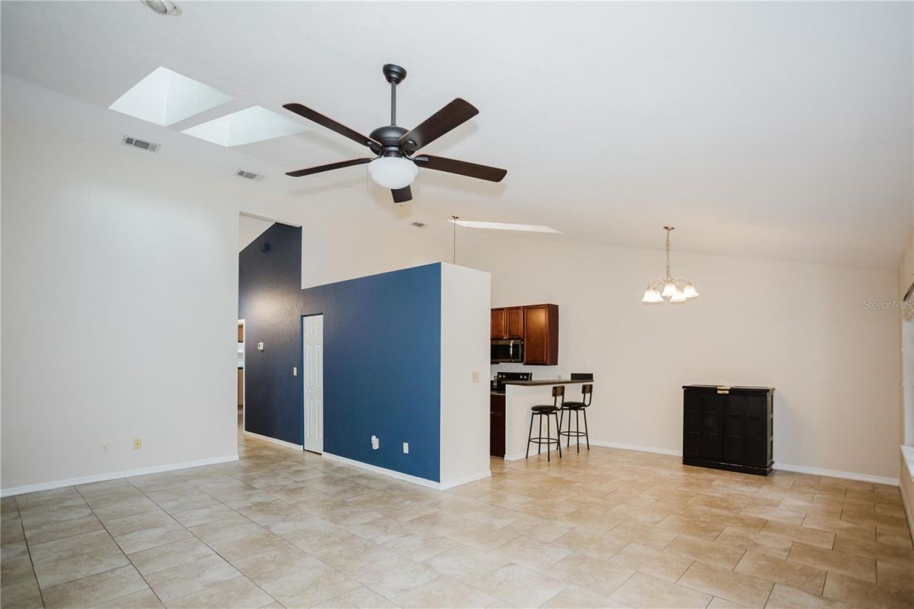 3915 NW 7th Place , Gainesville, FL 32607 Photo