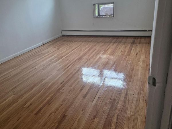 2700 Harding Avenue , Bronx, NY 10465
