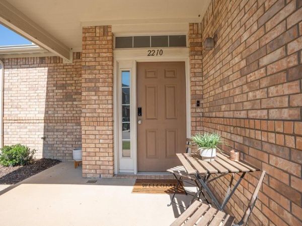 2210 Glacier Park Lane, Grand Prairie, TX 75050