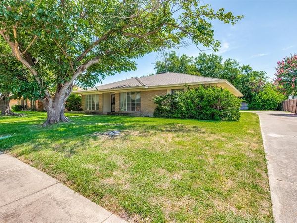 10512 Royal Chapel Drive, Dallas, TX 75229
