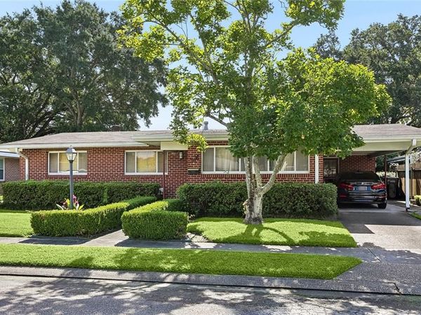 158 ROSELYN PARK Place , New Orleans, LA 70131
