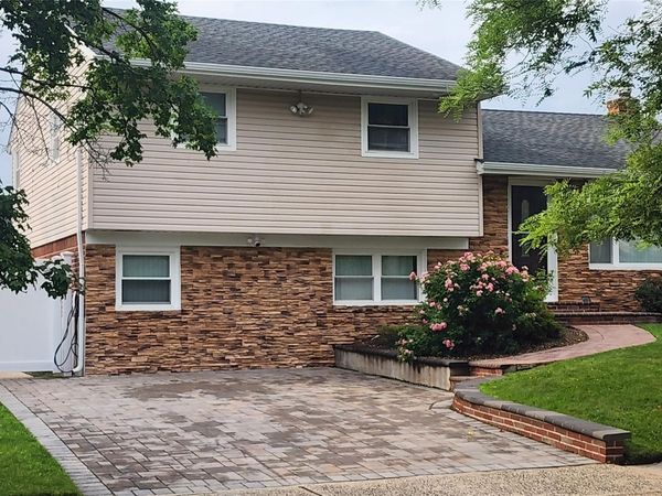 16 Cumberland Road, Jericho, NY 11753