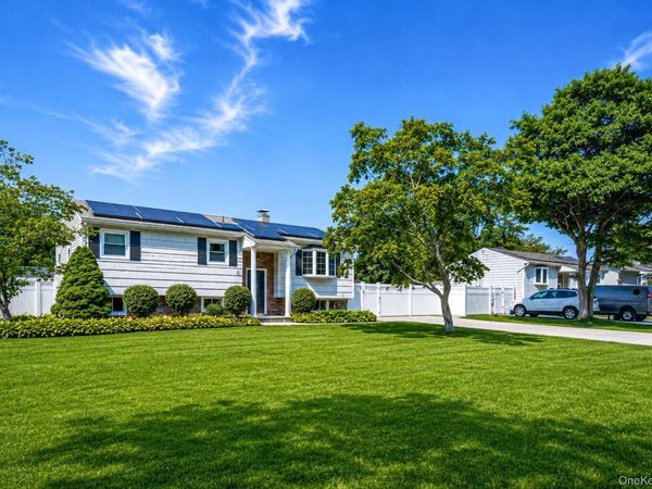 3010 Sipp Avenue, Medford, NY 11763