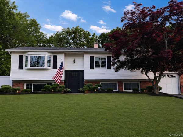 20 Cottage Drive, Farmingville, NY 11738