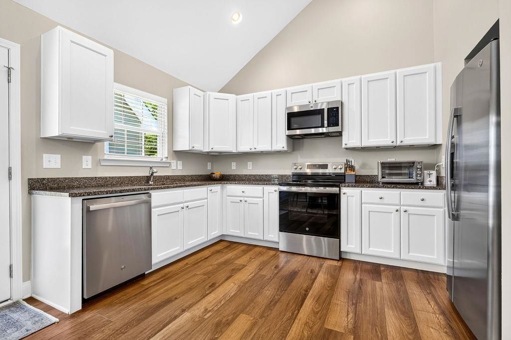146 Robert Conway Ct. Photo 11