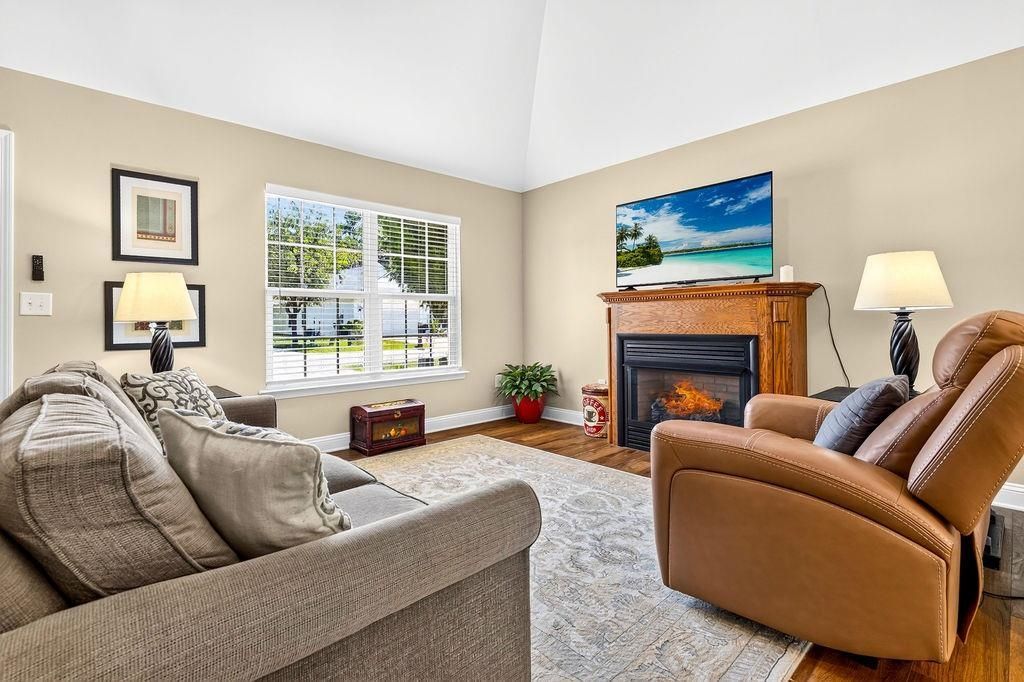 146 Robert Conway Ct. Photo 4