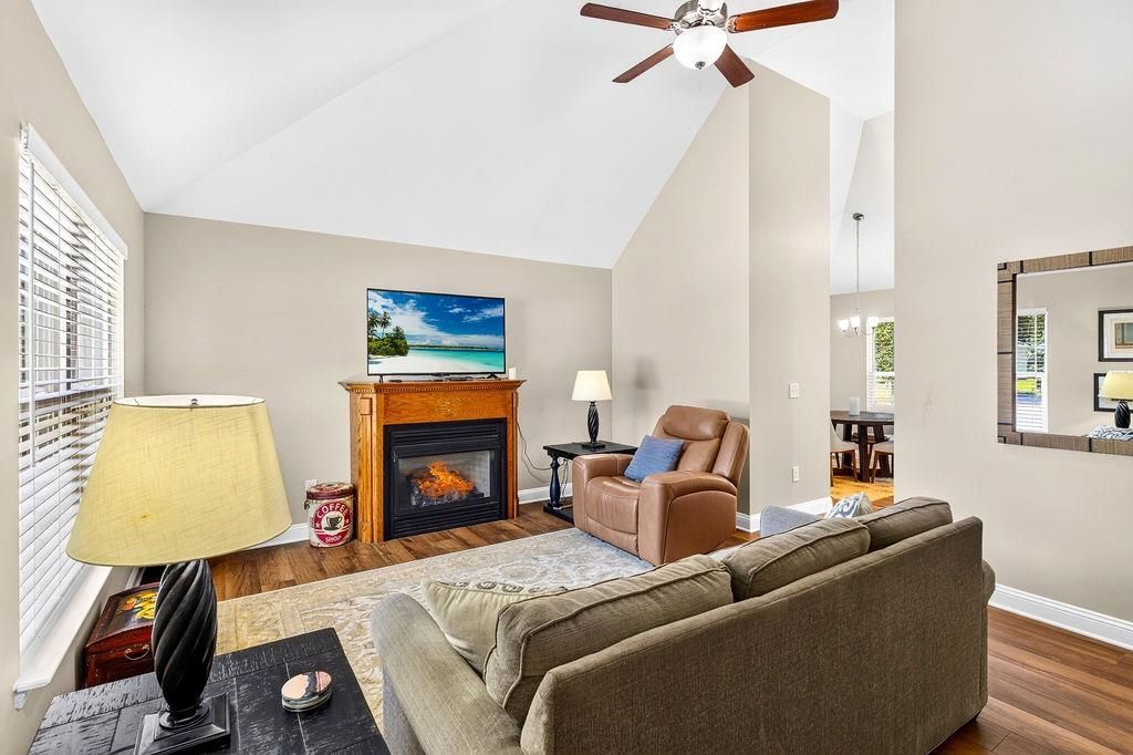 146 Robert Conway Ct. Photo 6