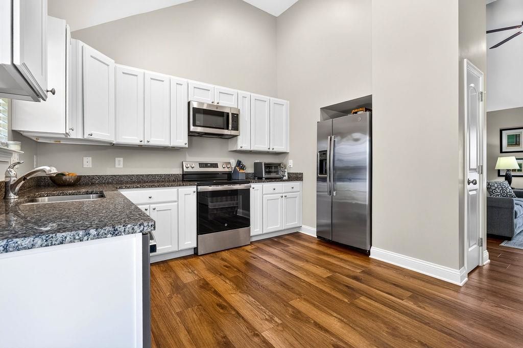 146 Robert Conway Ct. Photo 9