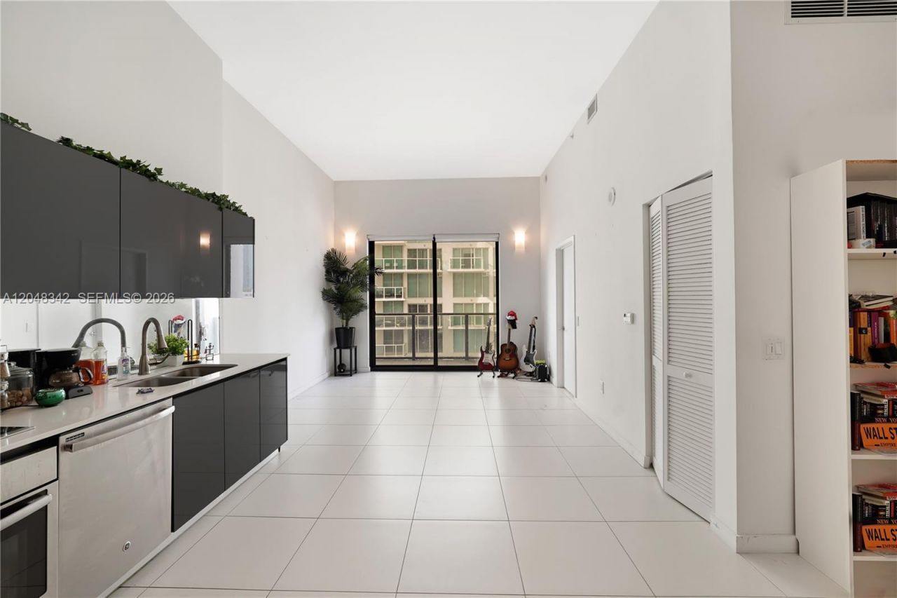 31 SE 6th St , Unit 2706, Miami, FL 33131 Photo