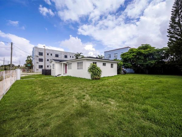0-2939 SW 5th St , Miami, FL 33135