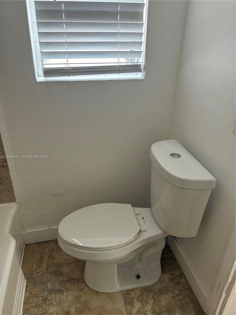 8020 Abbott Ave, Unit 6, Miami Beach, FL 33141 Photo