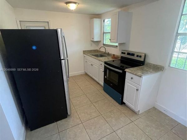 453 SW 19th Rd , Unit Rear, Miami, FL 33129