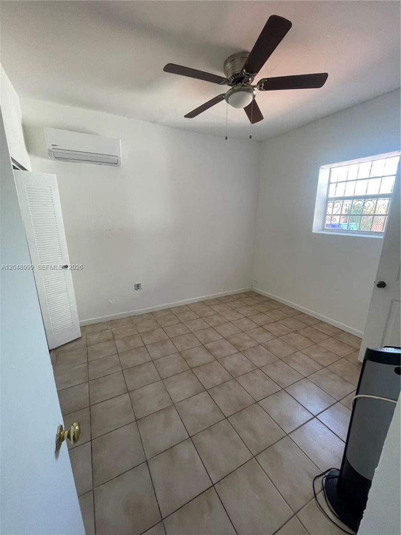 453 SW 19th Rd , Unit Rear, Miami, FL 33129 Photo