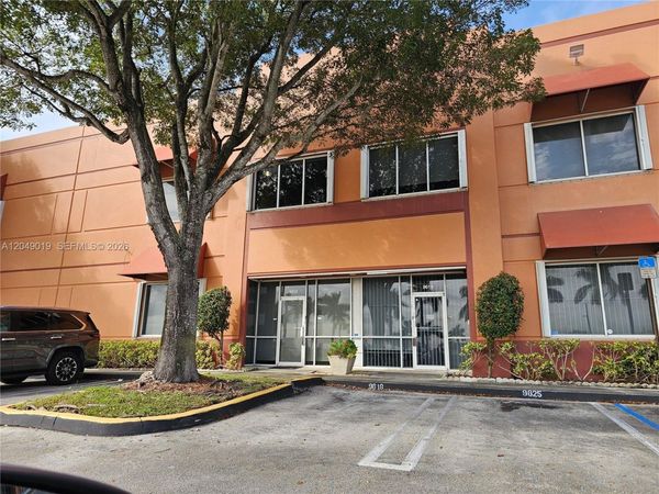 9613 NW 33rd St , Doral, FL 33172