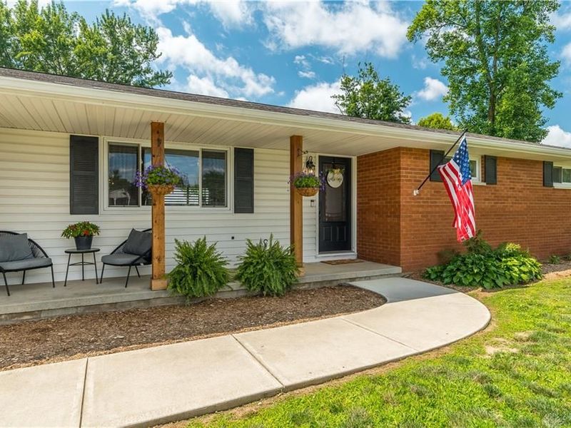 180 Floral Acres Drive, Tipp City, OH 45371 Photo 1