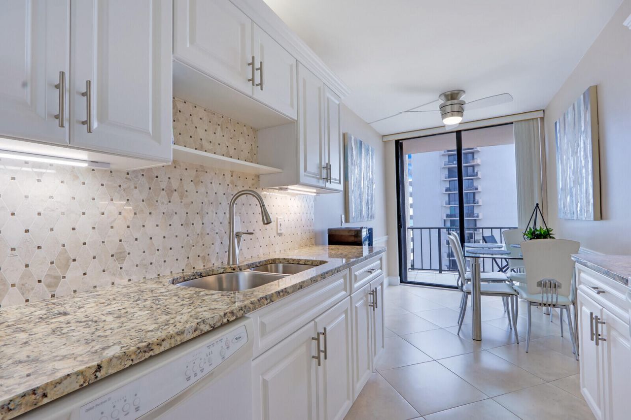 4200 N Ocean Drive, Unit 2-802, Singer Island, FL 33404 Photo