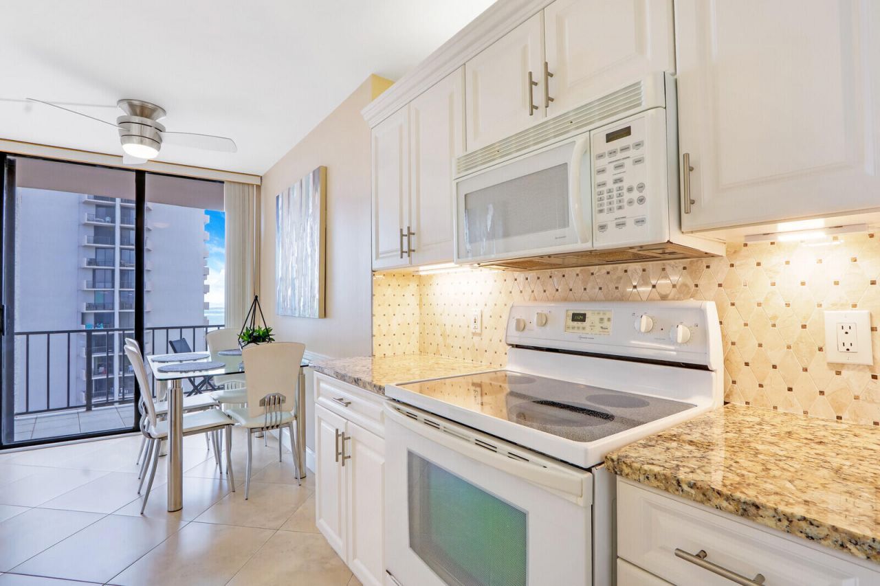 4200 N Ocean Drive, Unit 2-802, Singer Island, FL 33404 Photo
