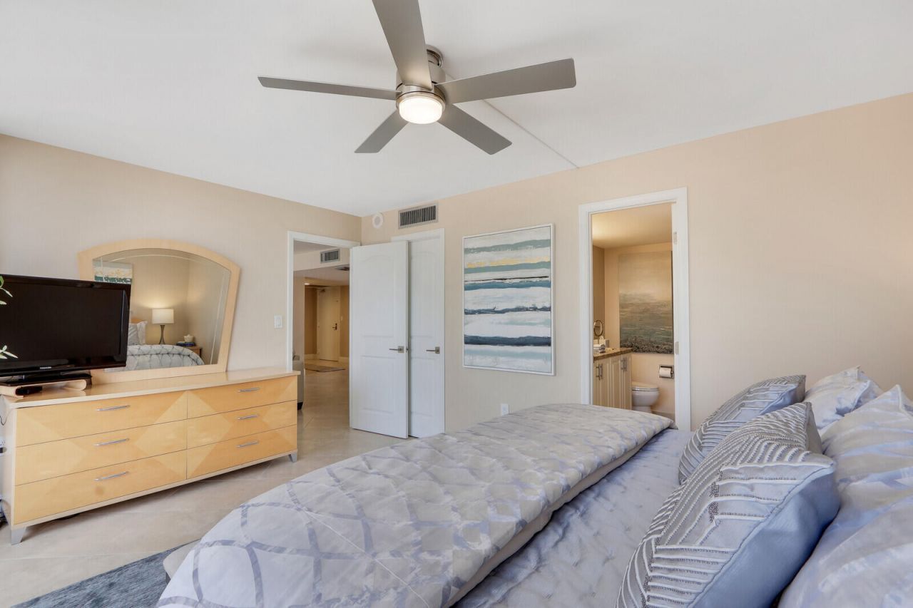 4200 N Ocean Drive, Unit 2-802, Singer Island, FL 33404 Photo