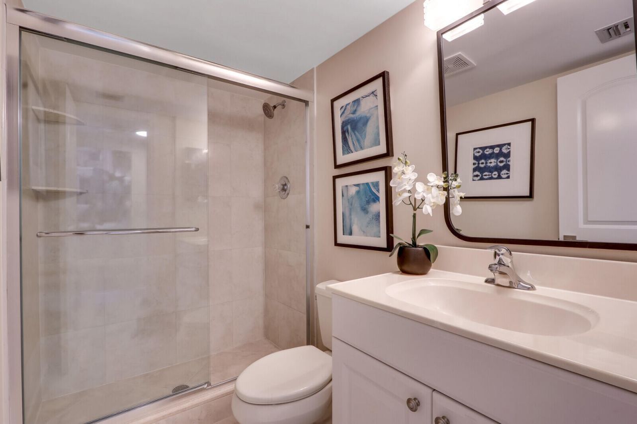 4200 N Ocean Drive, Unit 2-802, Singer Island, FL 33404 Photo