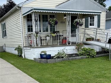 1205 85th Street, Niagara Falls, NY 14304