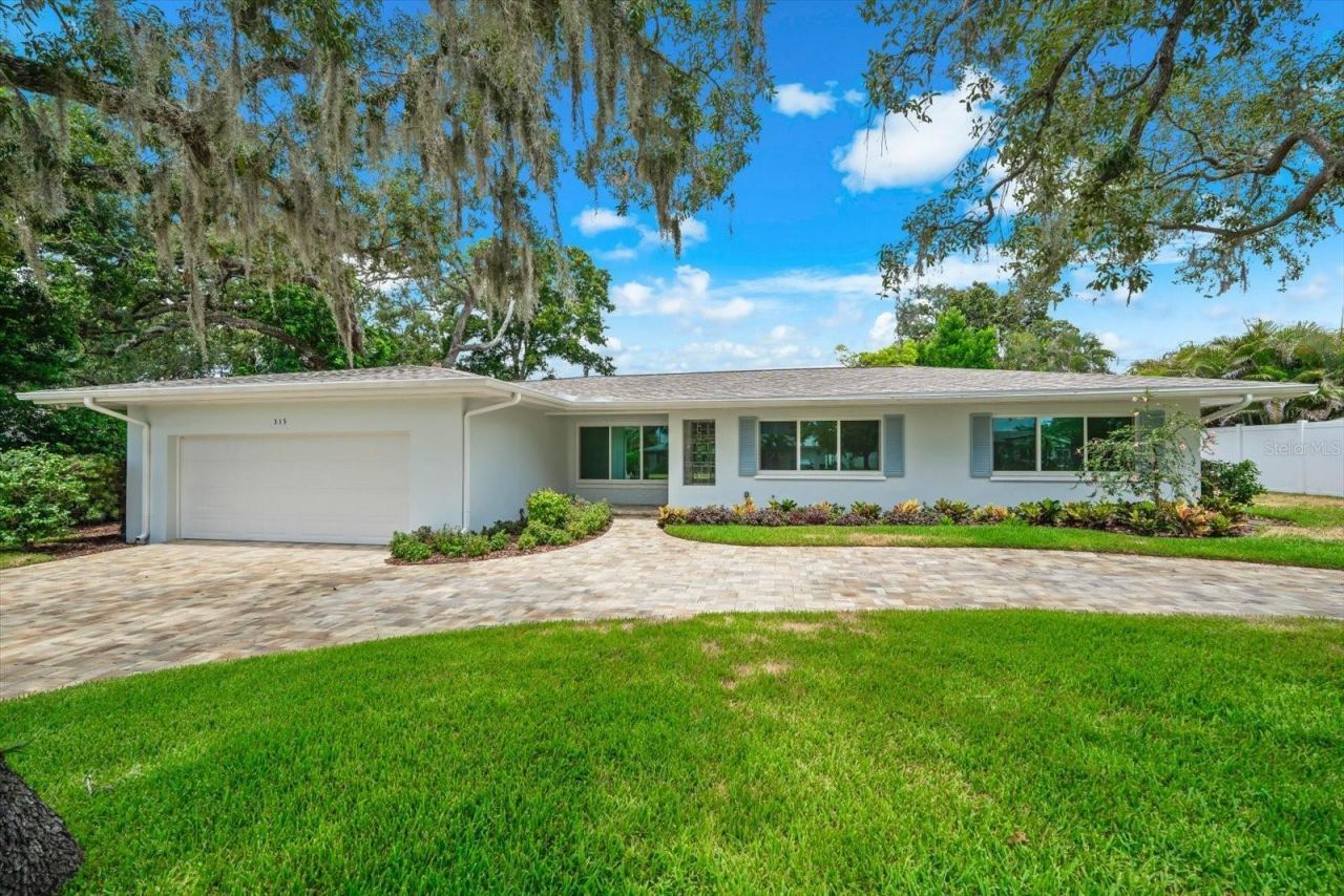 315 Orangewood Lane , Largo, FL 33770 Main Photo