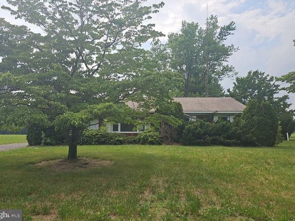 17 ACTON STATION ROAD, SALEM, NJ 08079