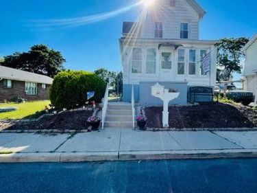 808 N OSWEGO STREET, ALLENTOWN, PA 18109