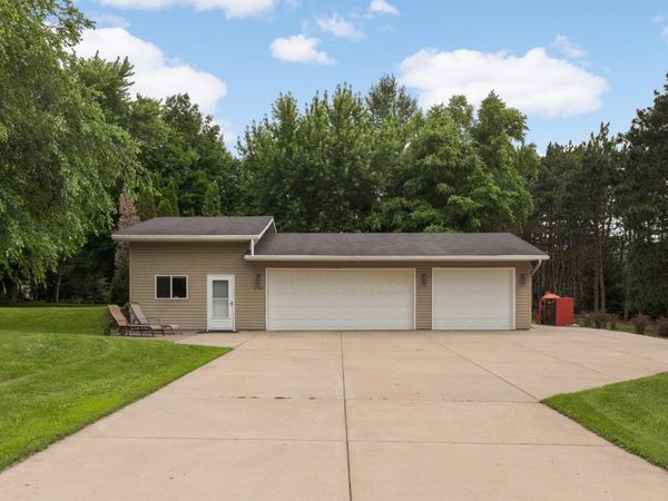 15340 W Sunrise Circle, Eden Prairie, MN 55347