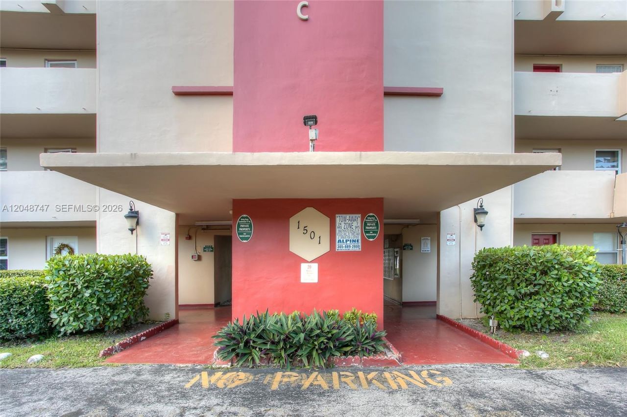 1501 NE 191st St , Unit C106, Miami, FL 33179 Photo