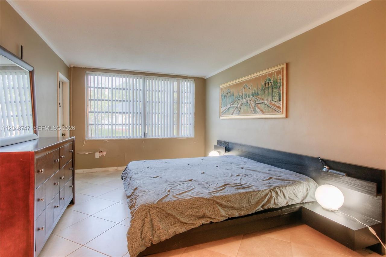 1501 NE 191st St , Unit C106, Miami, FL 33179 Photo