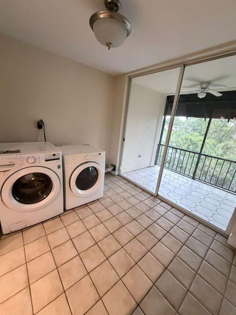 3720 Inverrary Dr , Unit 3L, Lauderhill, FL 33319 Photo