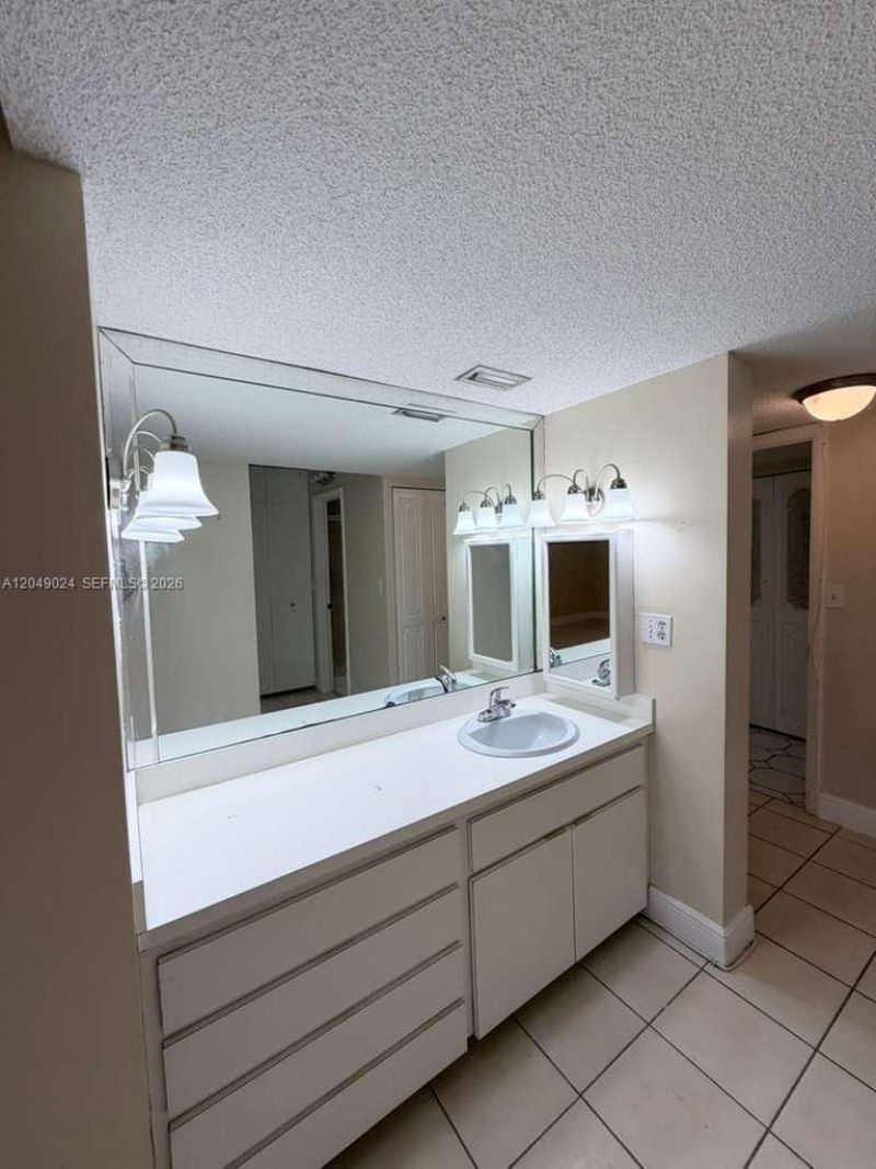 3720 Inverrary Dr , Unit 3L, Lauderhill, FL 33319 Photo