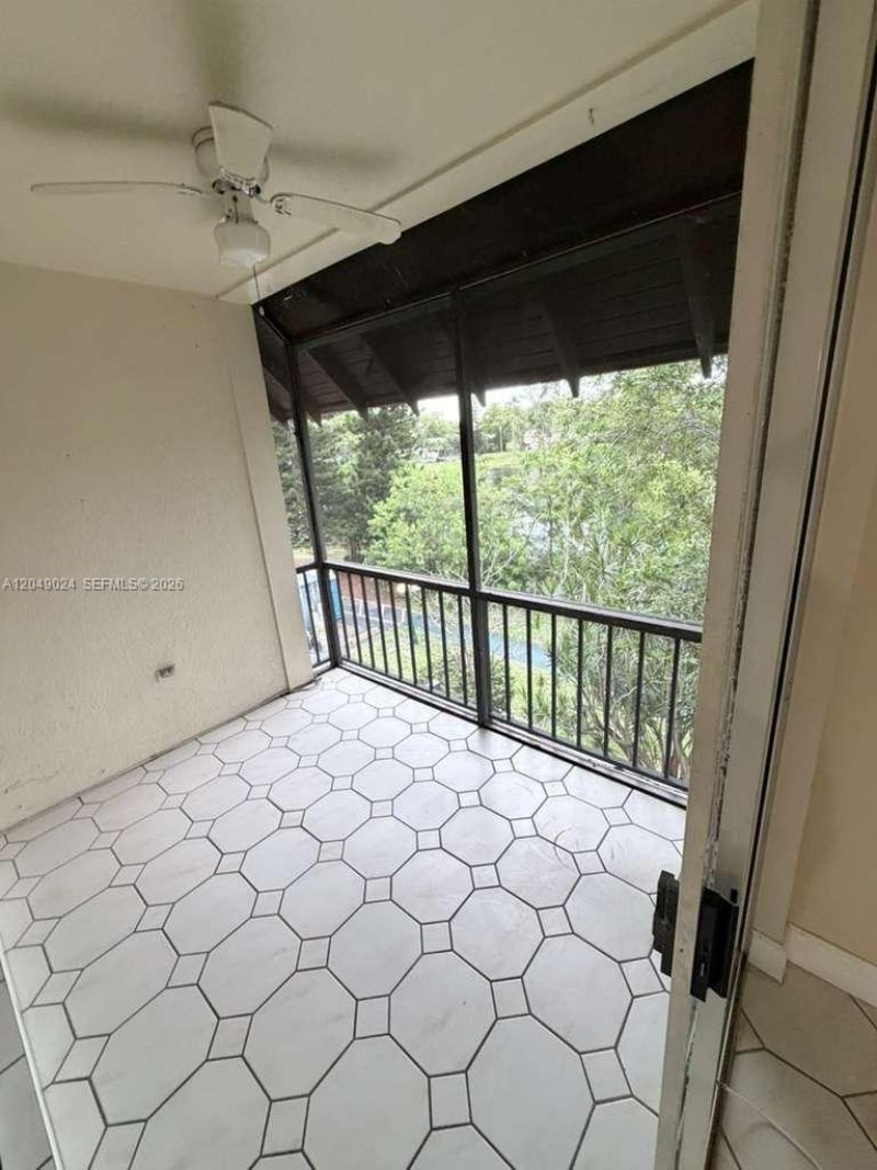 3720 Inverrary Dr , Unit 3L, Lauderhill, FL 33319 Photo