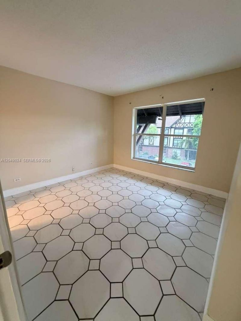 3720 Inverrary Dr , Unit 3L, Lauderhill, FL 33319 Photo