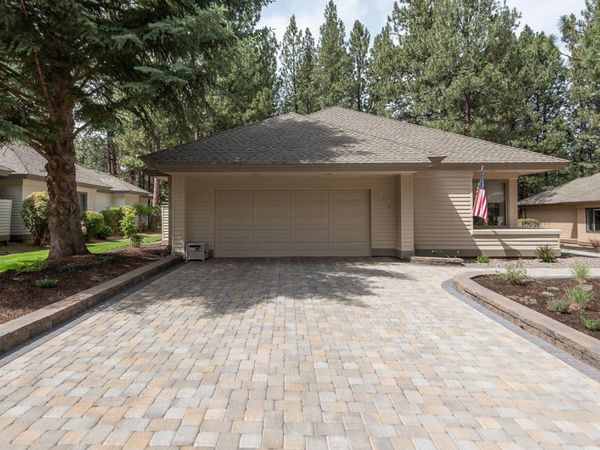 60894 Willow Creek Loop, Bend, OR 97702