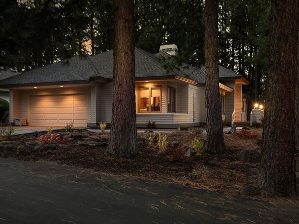 60894 Willow Creek Loop, Bend, OR 97702