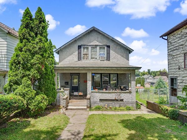 626 8th Avenue S, Clinton, IA 52732