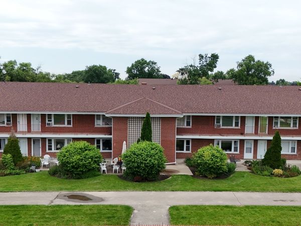 1105 Holiday Lane , Unit 15, Des Plaines, IL 60016