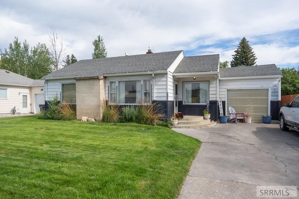 1526 Beverly Road, Idaho Falls, ID 83402 Main Photo