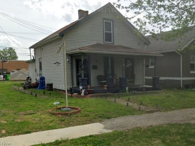 521 Locust Street, Coshocton, OH 43812 Photo 1