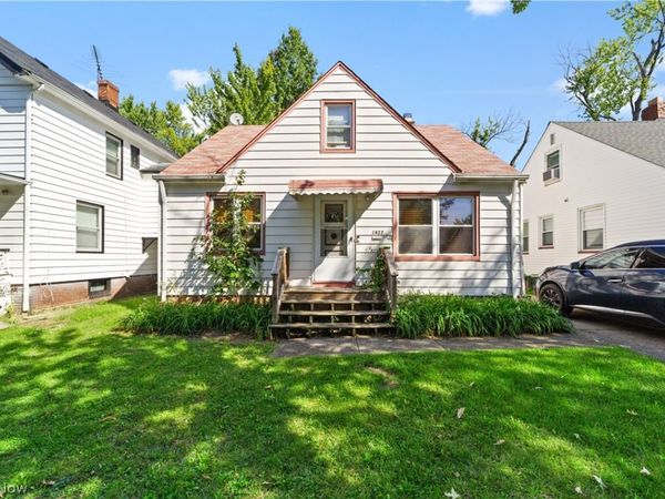 1477 E 195th Street , Euclid, OH 44117
