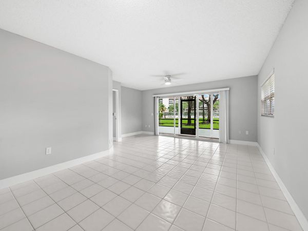 550 SW 137 Avenue, Unit L114, Pembroke Pines, FL 33027