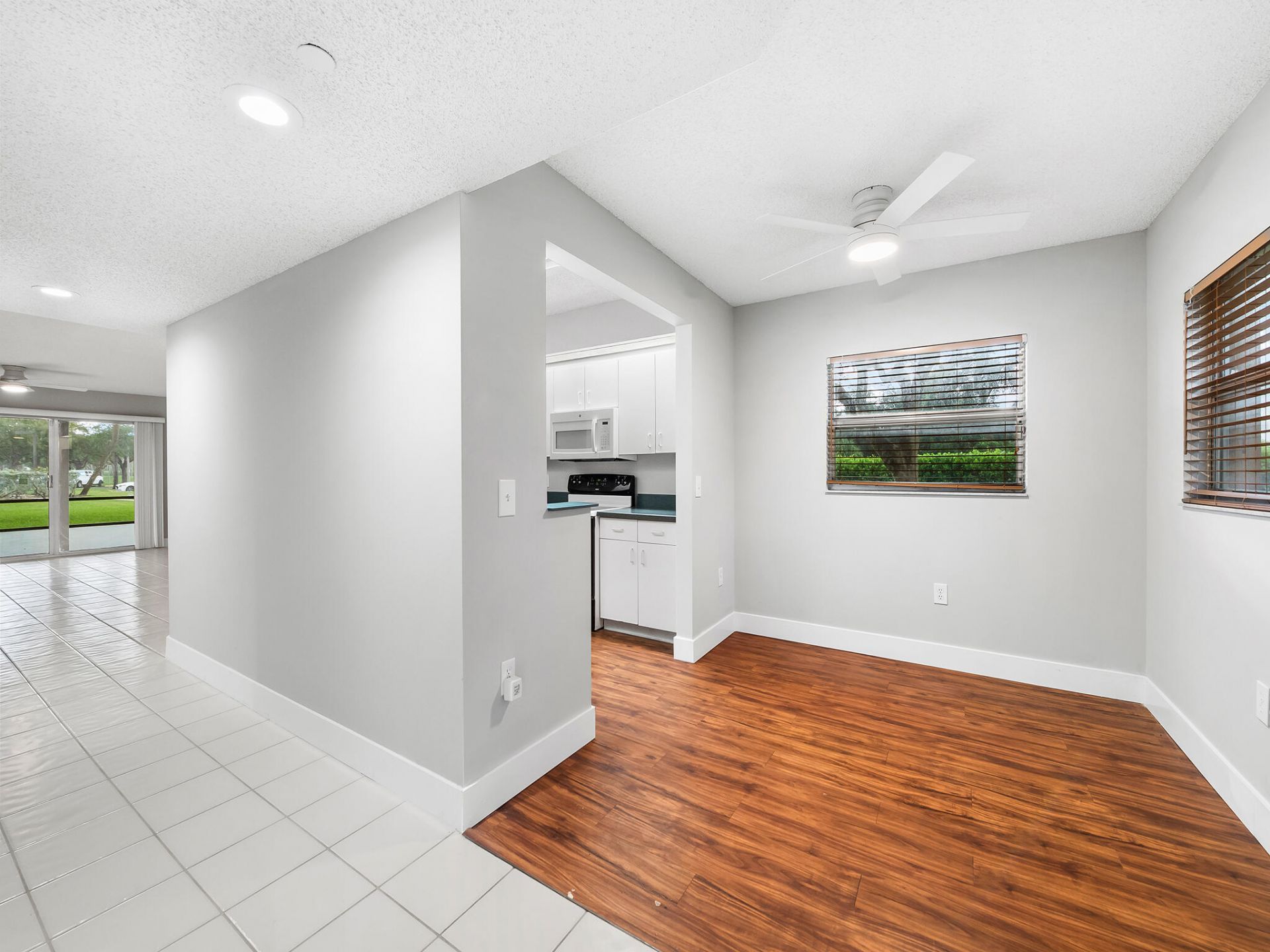 550 SW 137 Avenue, Unit L114, Pembroke Pines, FL 33027 Photo