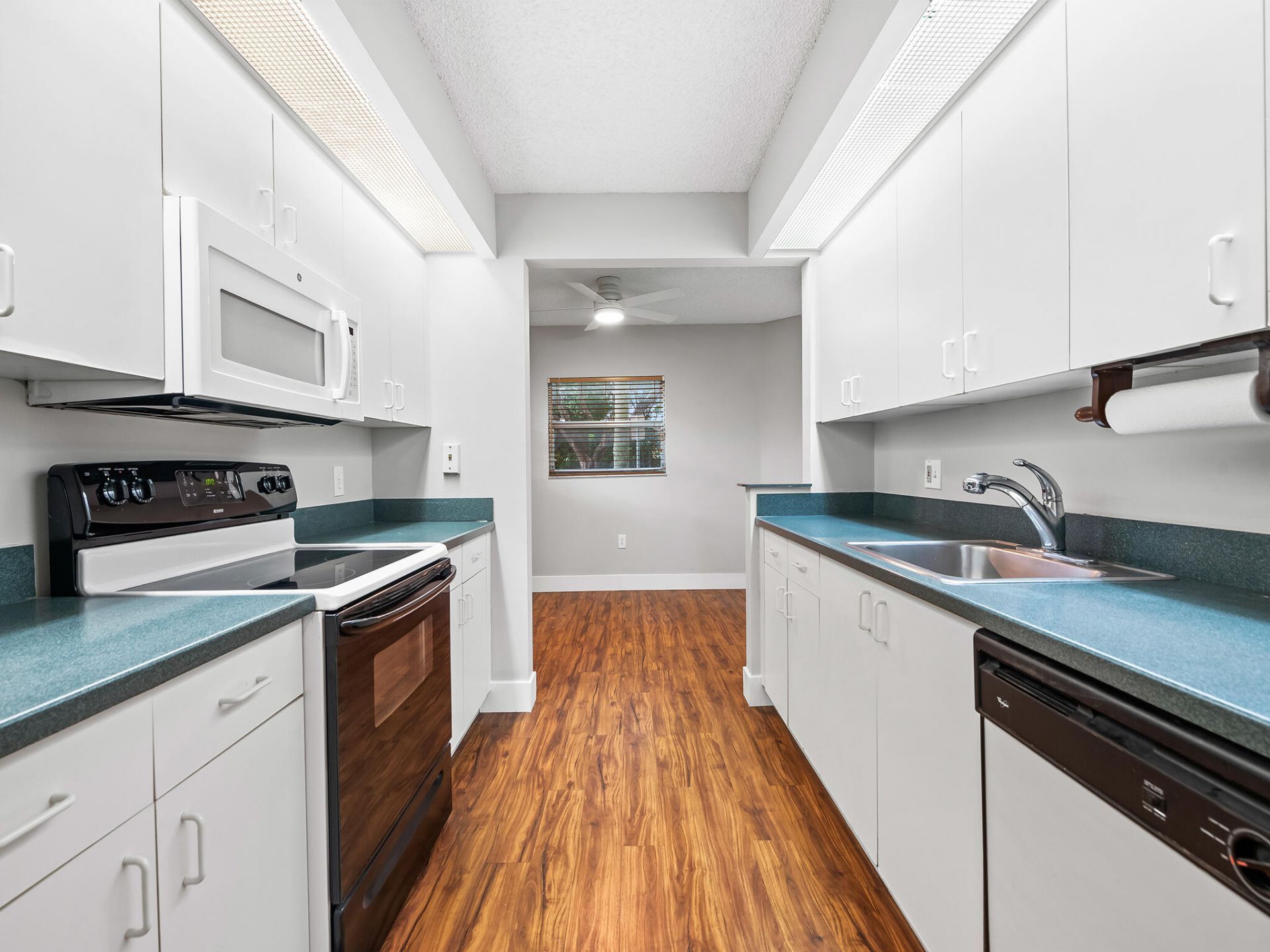 550 SW 137 Avenue, Unit L114, Pembroke Pines, FL 33027 Photo